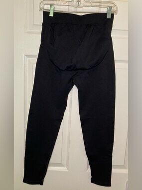 Maternity 🟣Size Large Over The Belly Pregnancy Crop Leggings with Ribbed Detail